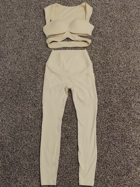 Wiskii Corset Sports Bra And V-Waist Legging Active Wear Set Pure Vanilla Size S